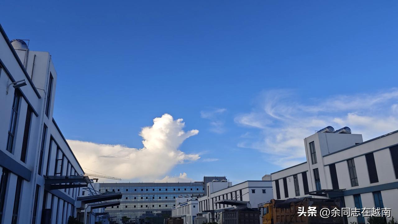 越南厂子的产量开始往下降了。前面两个月拼命的赶关税订单，做了很多的库存发到美国。