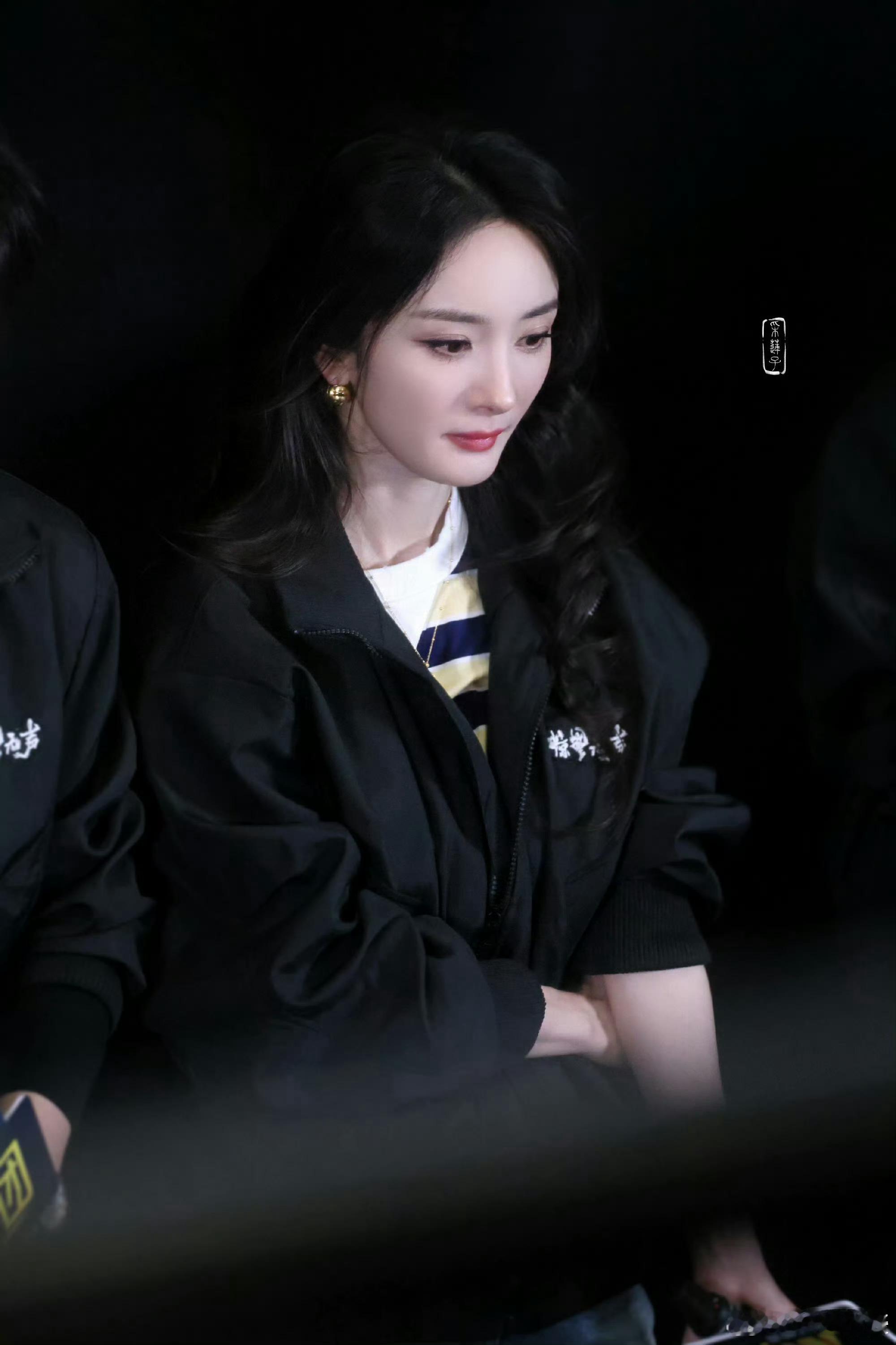 杨幂说跟黄凯是案情不是爱情. 杨幂的梗接得太绝了！《惊蛰无声》白帆×黄凯，各怀心