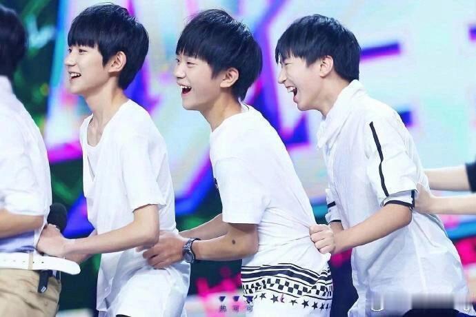 TFBOYS[超话] 再看还是会哭的程度，那时候真的很美好啊TFBOYS｜ ​​