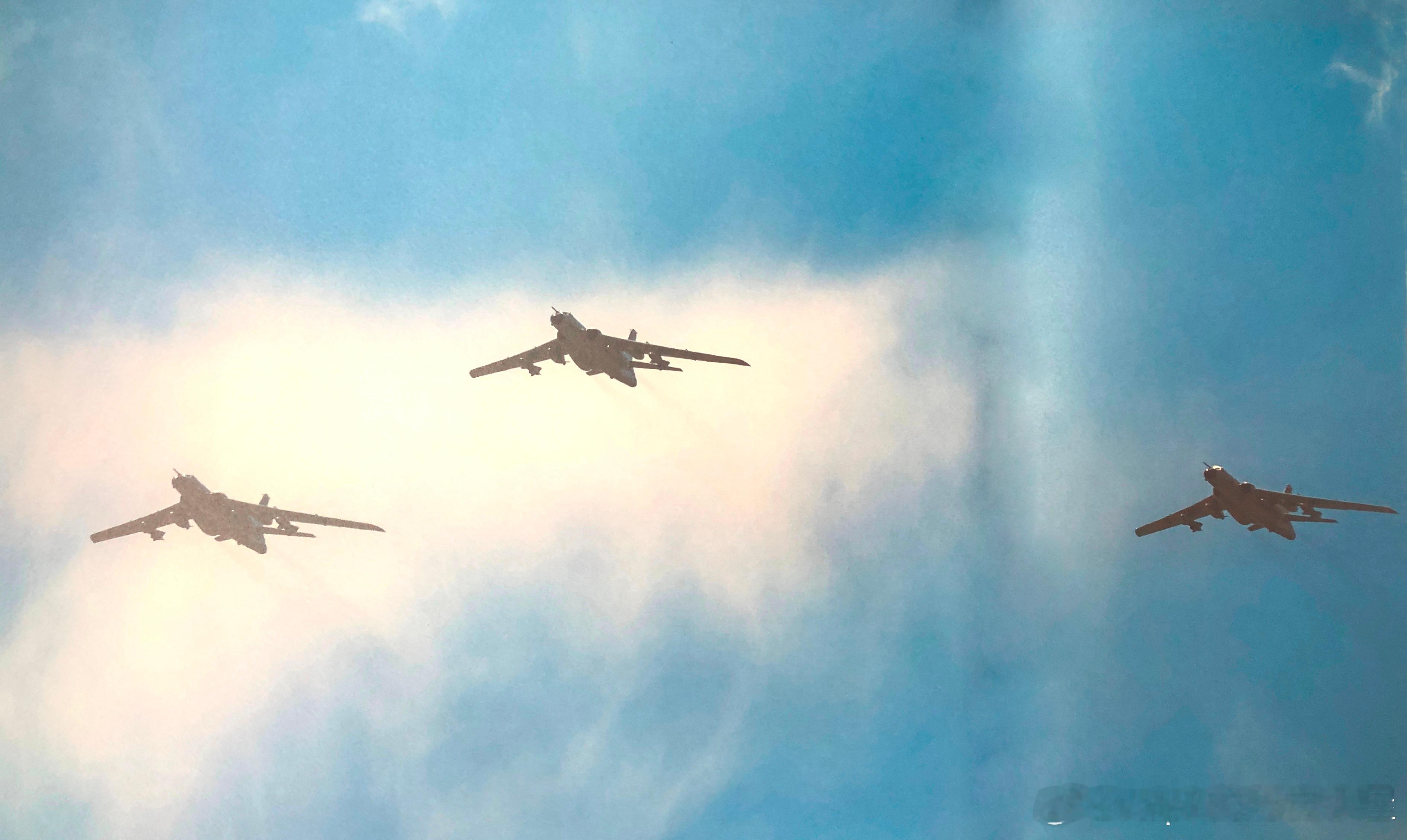 2019年10月1日国庆阅兵首次亮相的轰-6N轰炸机军事历史全触达