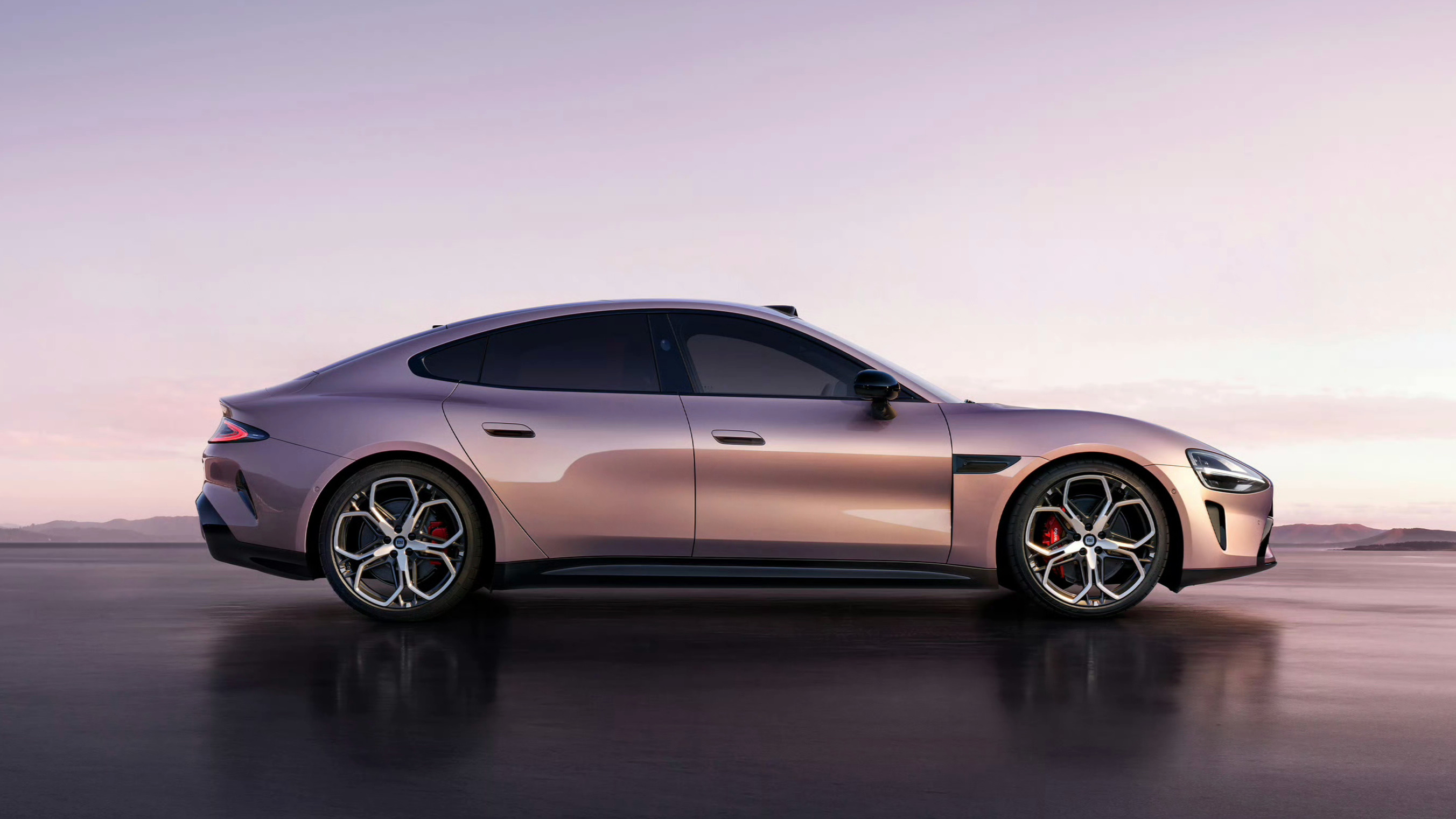 新一代小米SU7正式上市标准版 21.99万Pro版  24.99万Max版 3