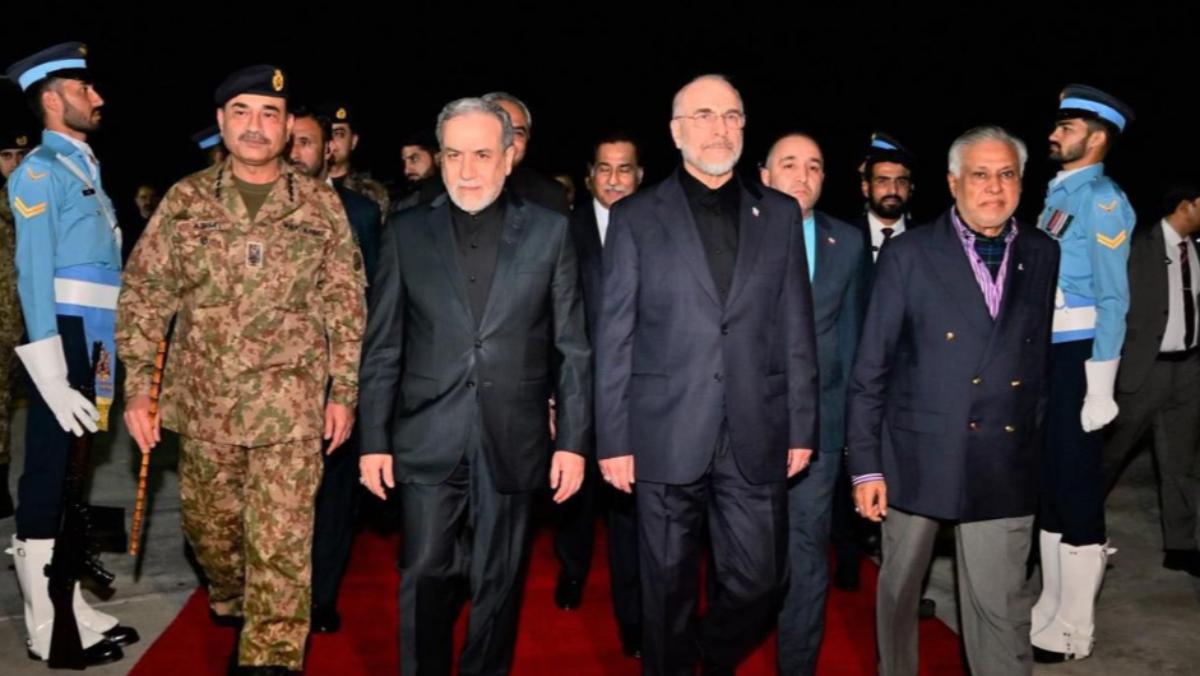 特朗普和万斯都证实美伊正在筹划举行第二次会谈，但美军封锁（实为护航）没有撤除，“