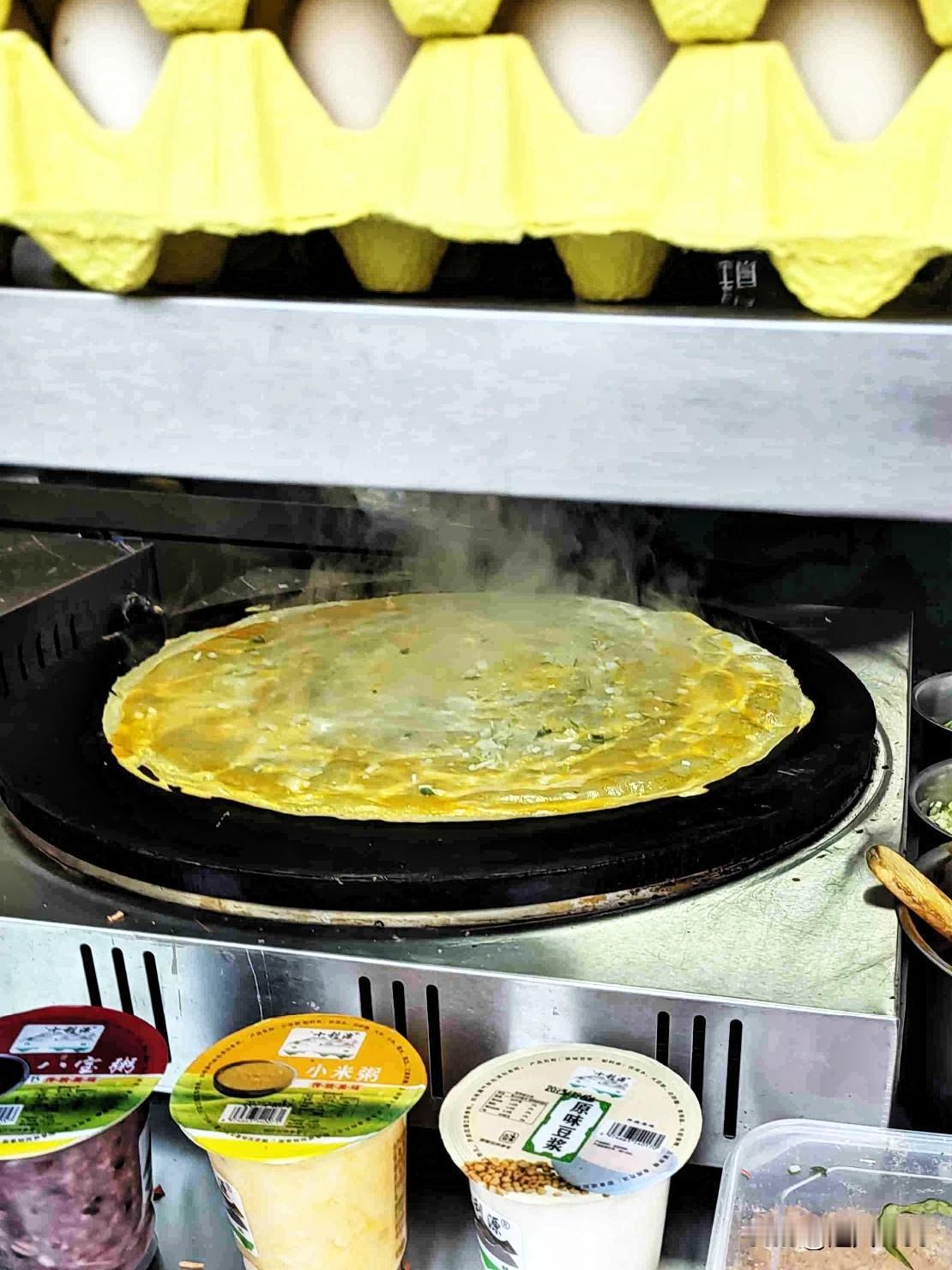 我的今日状态：😁轻松愉快
我这里的天气：☀️晴天

今天早晨去楼下摊煎饼了，今