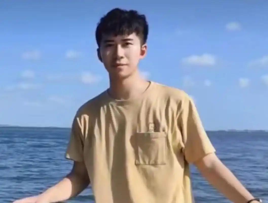 华为天才少年宁博宇8月5日离职，放弃百万年薪，原因让人感慨万千，在湖南老家卖玉米