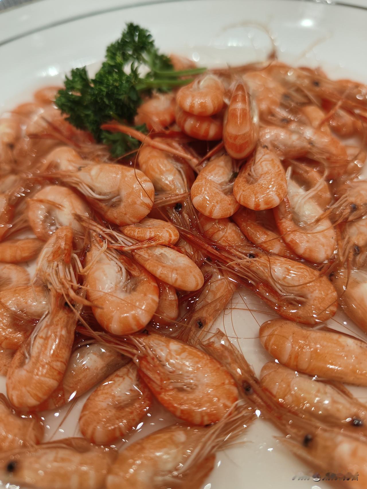 点了盐水虾，牛肉再搭上个牛杂火锅，你感觉如何？