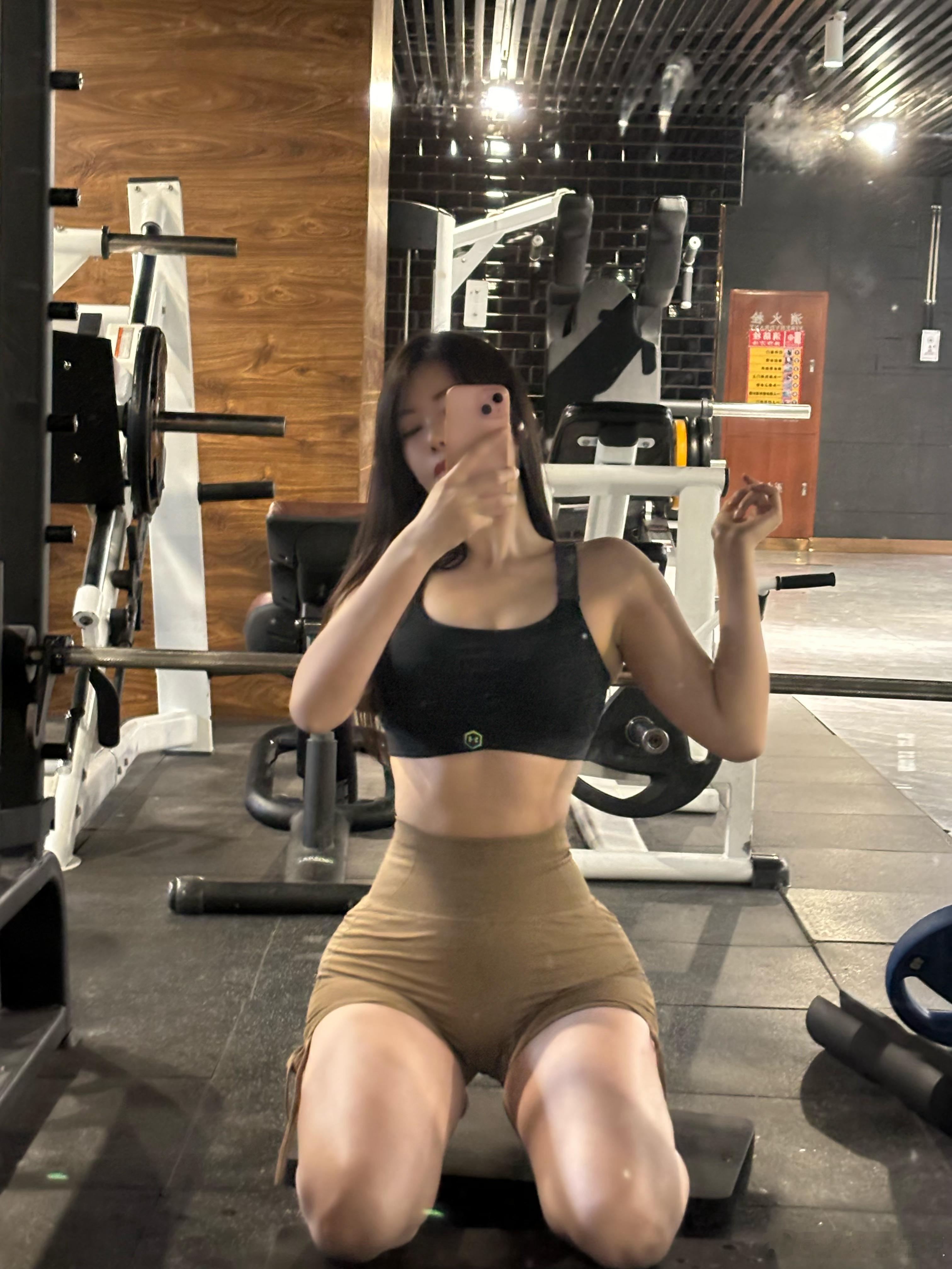 好像又回到了几年前的忙碌状态本来以为会一直悠闲下去现在又要纵深学习了加油吧姑娘#