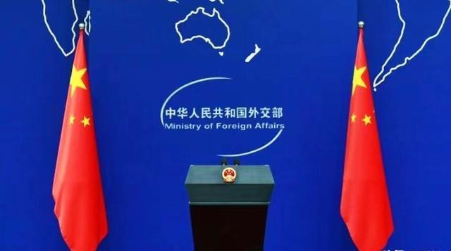 菲律宾 天塌了
如果说菲律宾还在等待中国救援的话，现在可以负责任的告诉他们，等不
