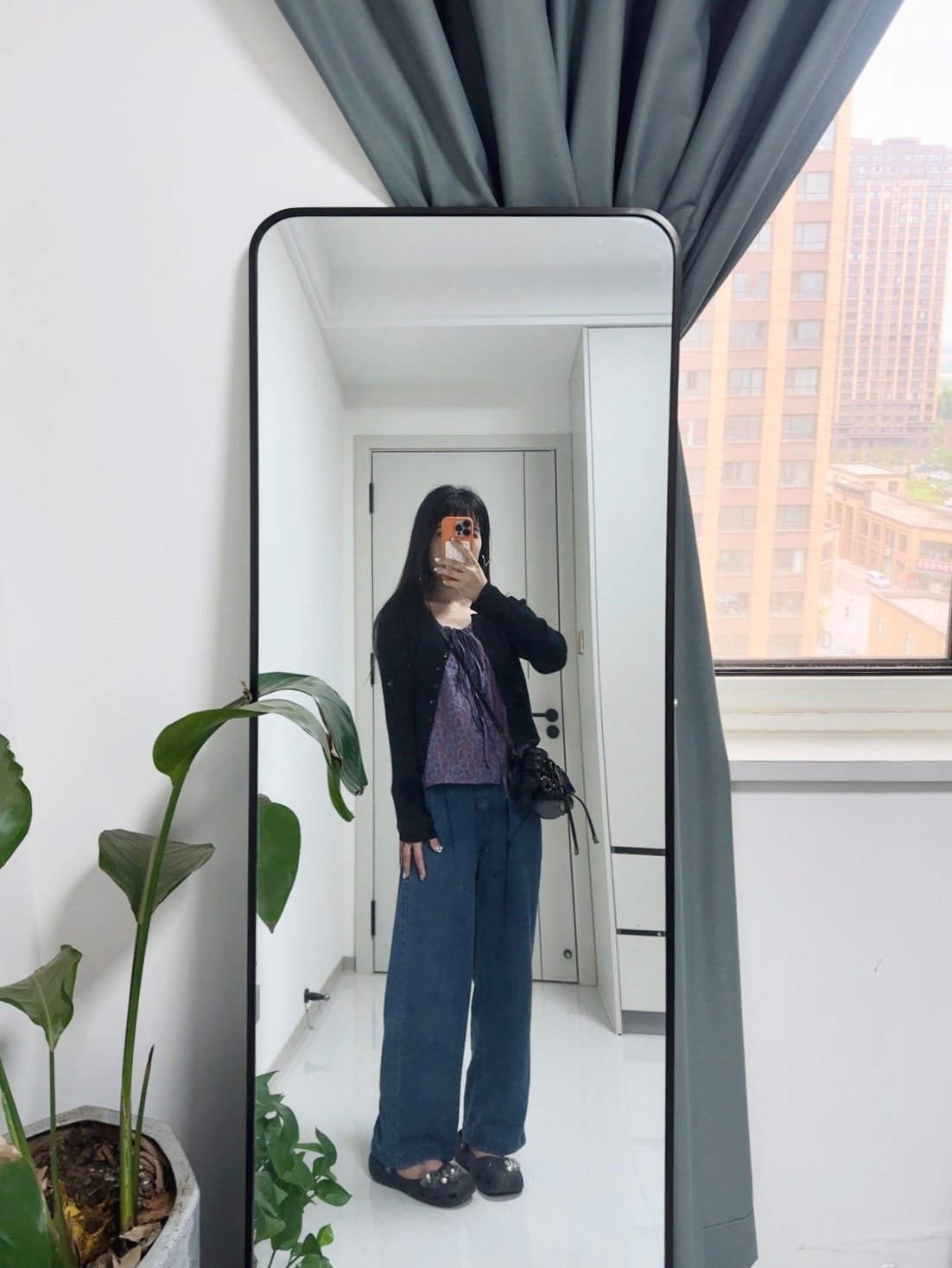 满妈的ootd 昨天只河的照片还没发完 先把今儿上班ootd发了今年特别的喜欢紫
