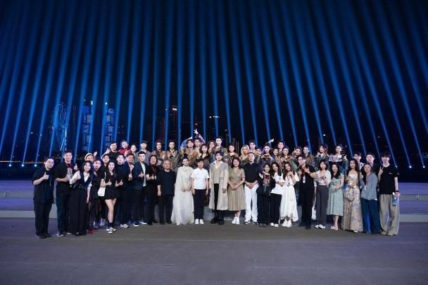 【On.cc】周柏豪冒雨深情獻唱　吳若希唱劇集歌掀回憶殺歌手周柏豪、吳若希 (J