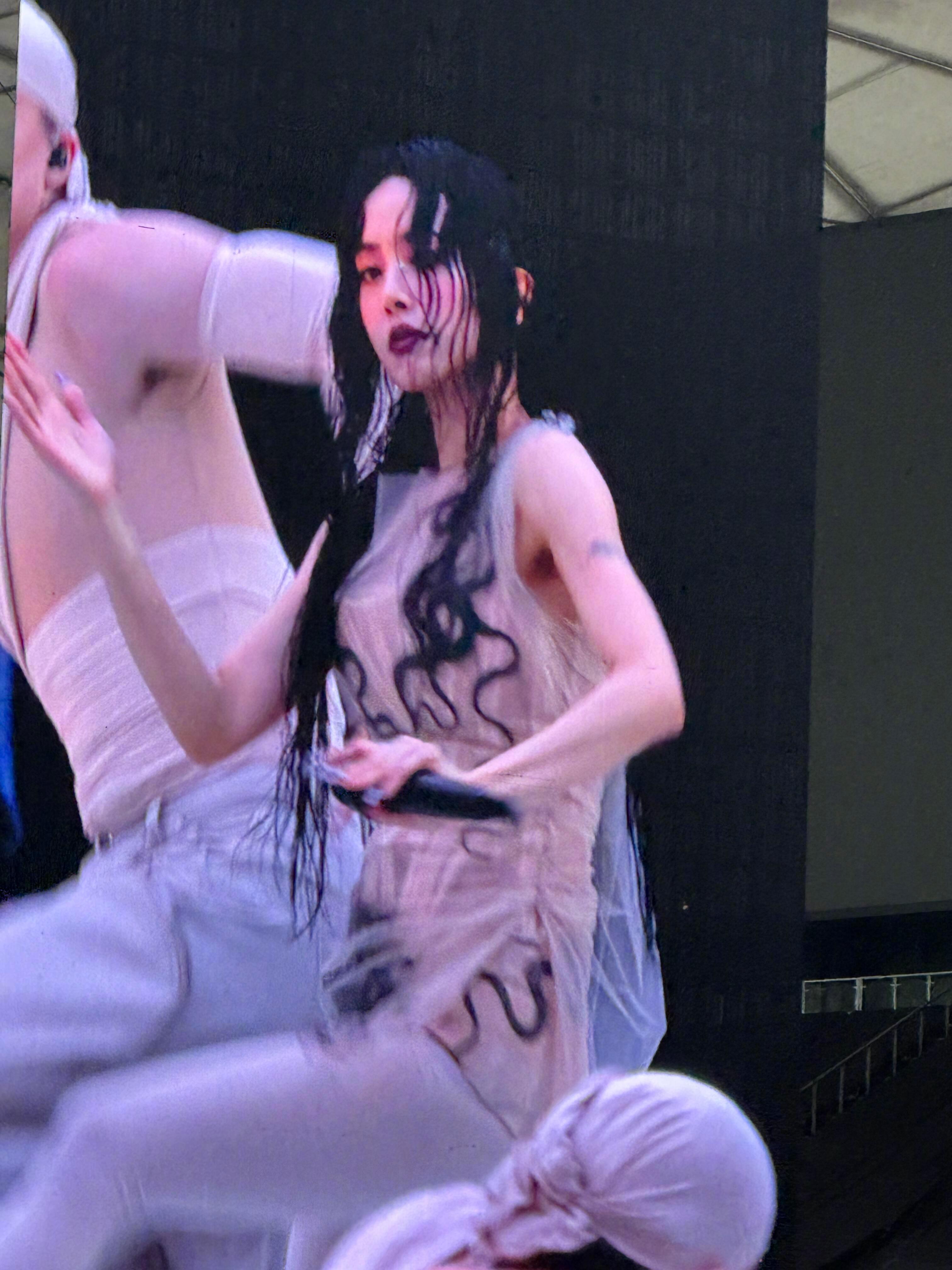 蔡依林演唱会视听盛宴是公认的蔡依林又来给内娱上课了啊啊啊啊蔡依林对我眼睛很友好，
