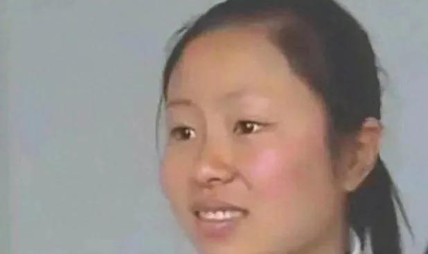 湖南一女子天生聋哑22年，嫁给一个疼她的丈夫，一日丈夫说：“我出去打会儿牌。”妻