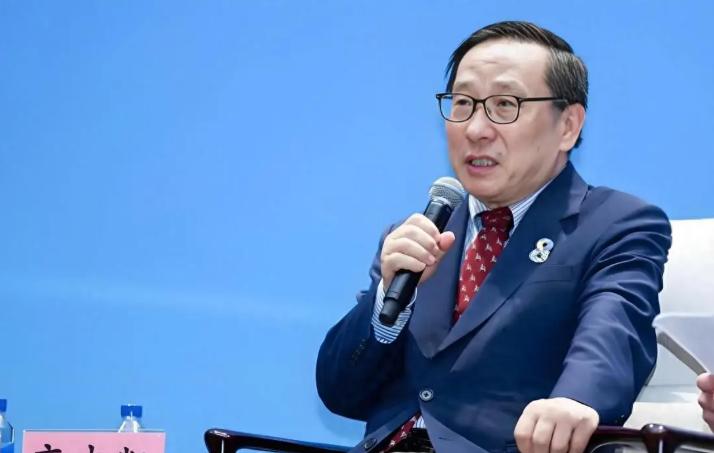 关于2027年会不会爆发金融危机，现在没人能给出确定答案，但预警声音确实越来越密