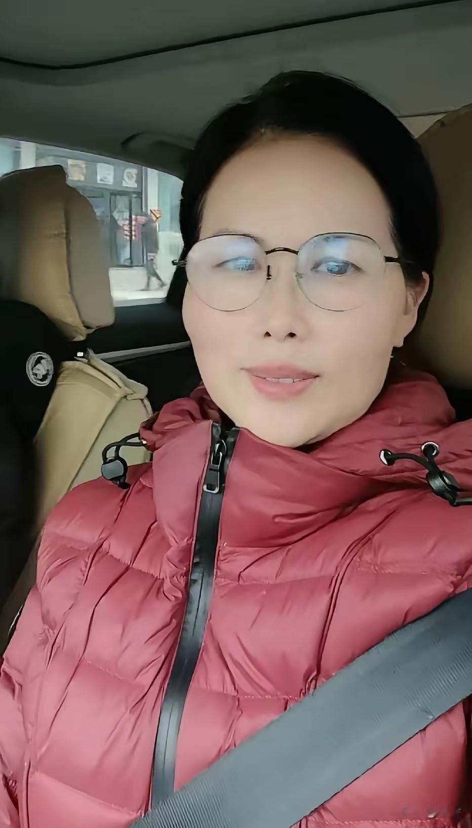 终于等到好消息！小杨阿姨要回湾湾啦！
明天一早出发，又能见到箖箖和玥儿了。不得不