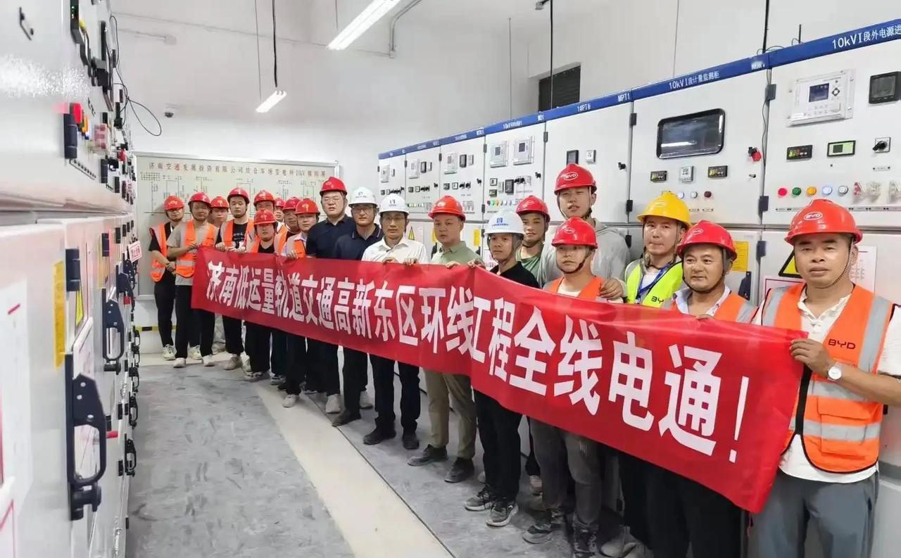 争议中向通车前进，济南高新东区云巴已经全线电通了。


关于济南高新东区云巴，自