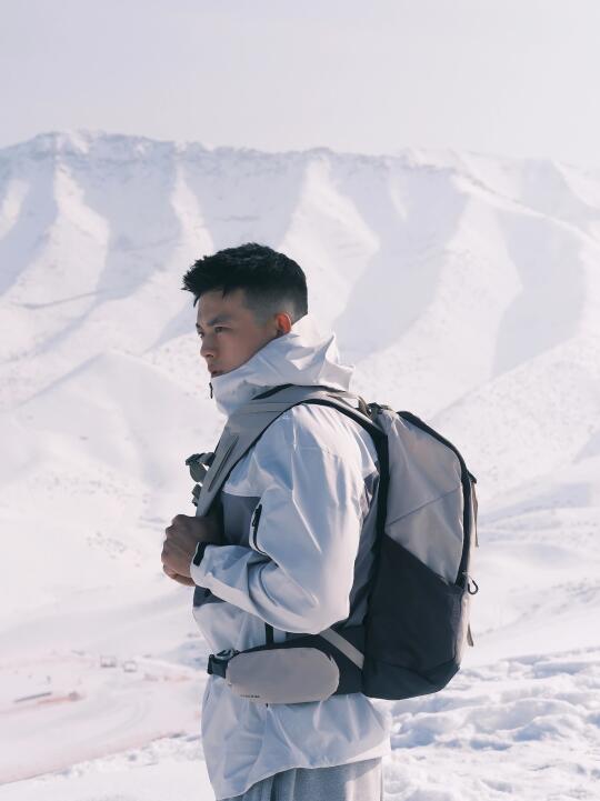 雪山徒步封神榜！迪卡侬真的绝
