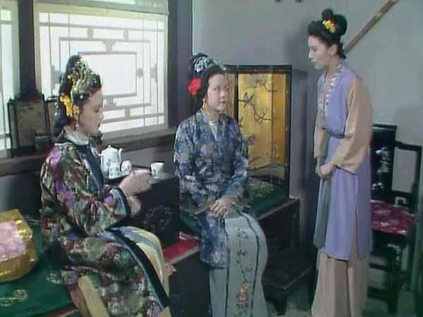 #王熙凤怎么得罪了邢夫人#其实王熙凤和邢夫人以前表面挺和谐的，但自从贾赦看上鸳鸯
