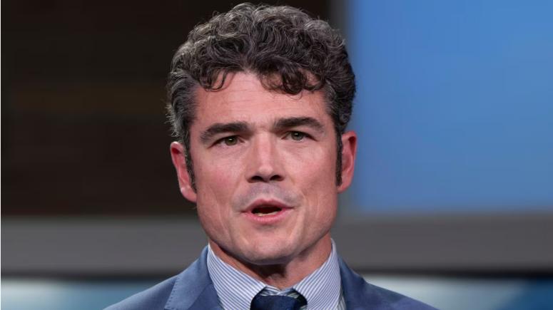 “特朗普心腹因为伊朗战争而辞职，在美国国内炸锅了。”在看到美国总统特朗普呼吁美国