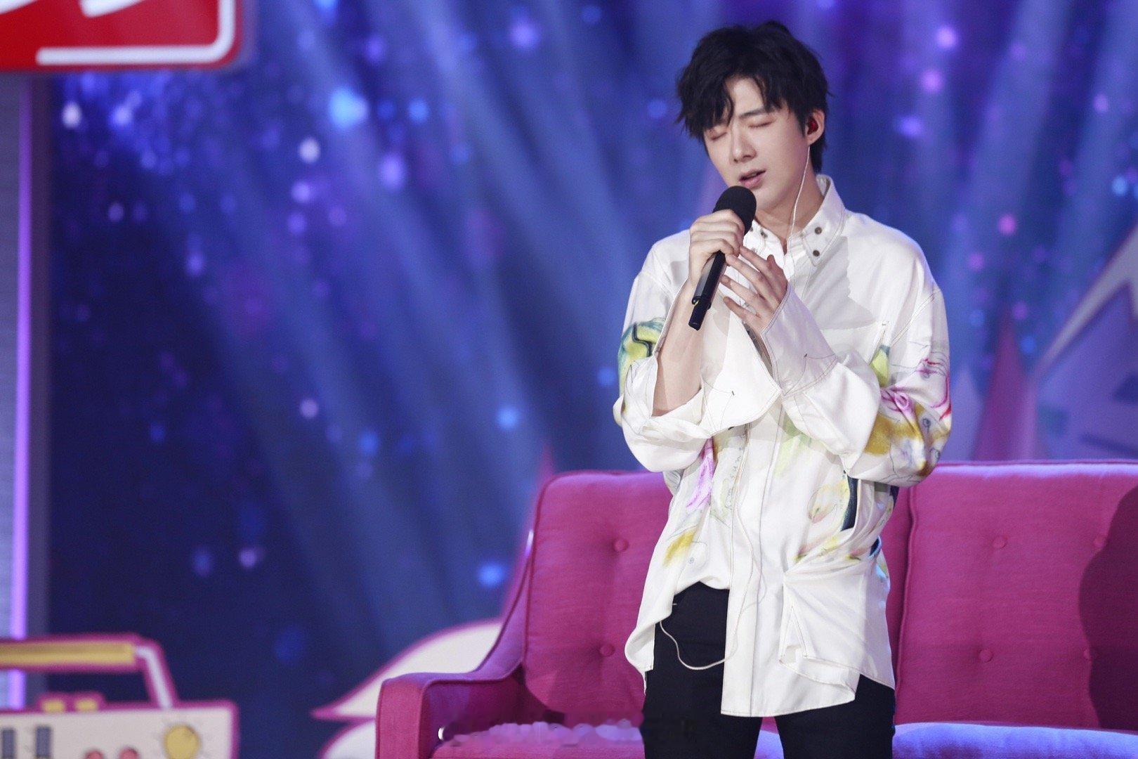 刘宇宁京东新锐代言人｜刘宇宁上好佳品牌代言人｜摩登兄弟早期的奶宁看着好温柔啊。我
