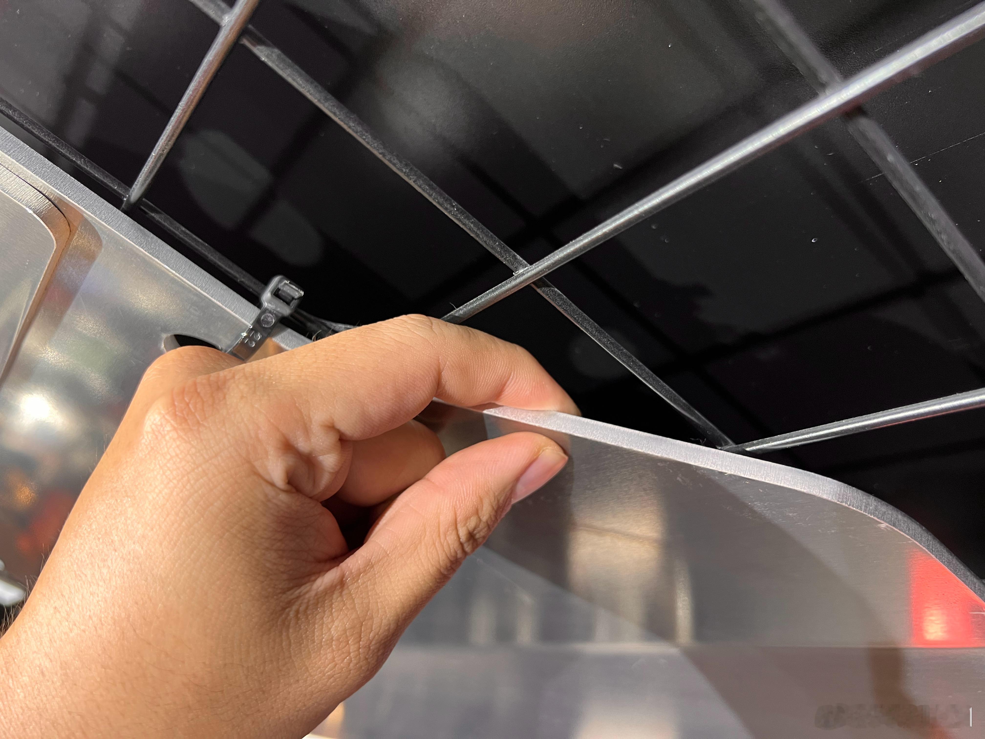 我靠 这底盘护板这么厚吗…… 2026北京车展