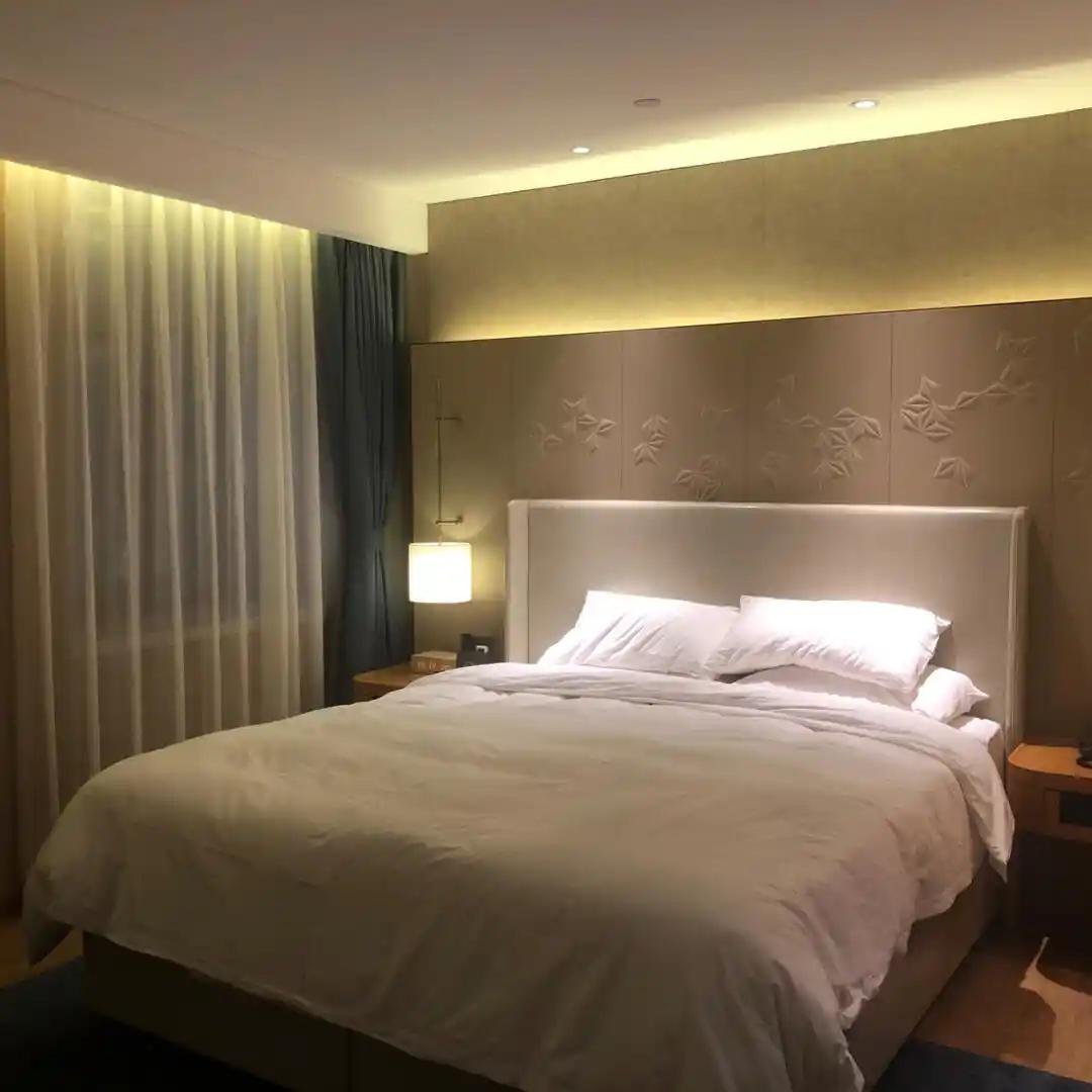 酒店走廊和房间里的灯为什么那么昏暗？在出差或者旅游的时候，住酒店是我们的最佳选择