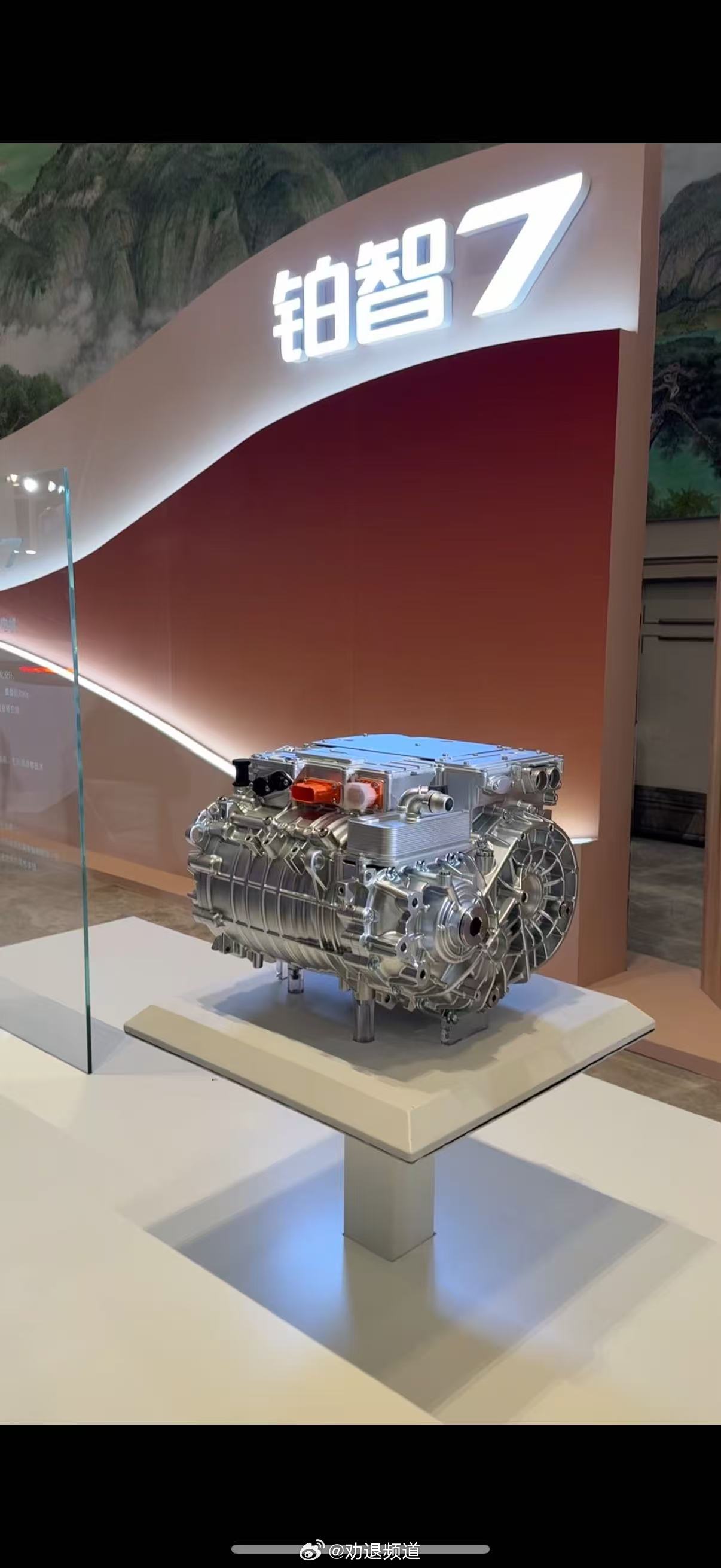 车圈又一台六边形战士来了丰田铂智 7：鸿蒙座舱5华为driverone电机智能预