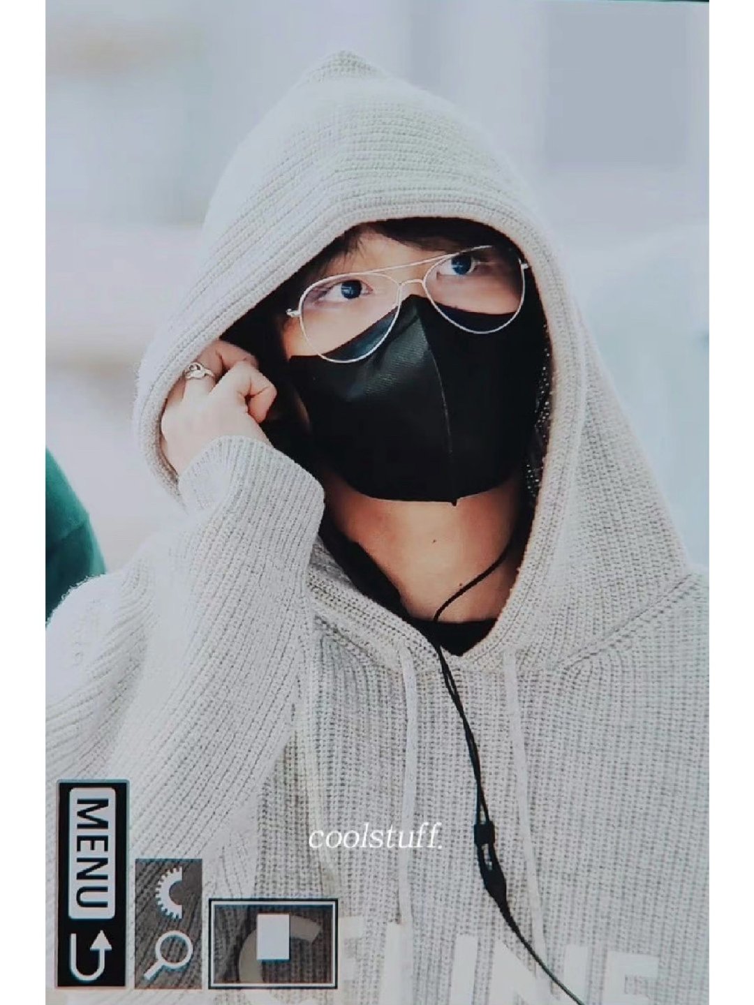 李东赫请偶尔也再穿一次这套经典celine卫衣吧 很适合灰色系 之前的灰色开衫卫