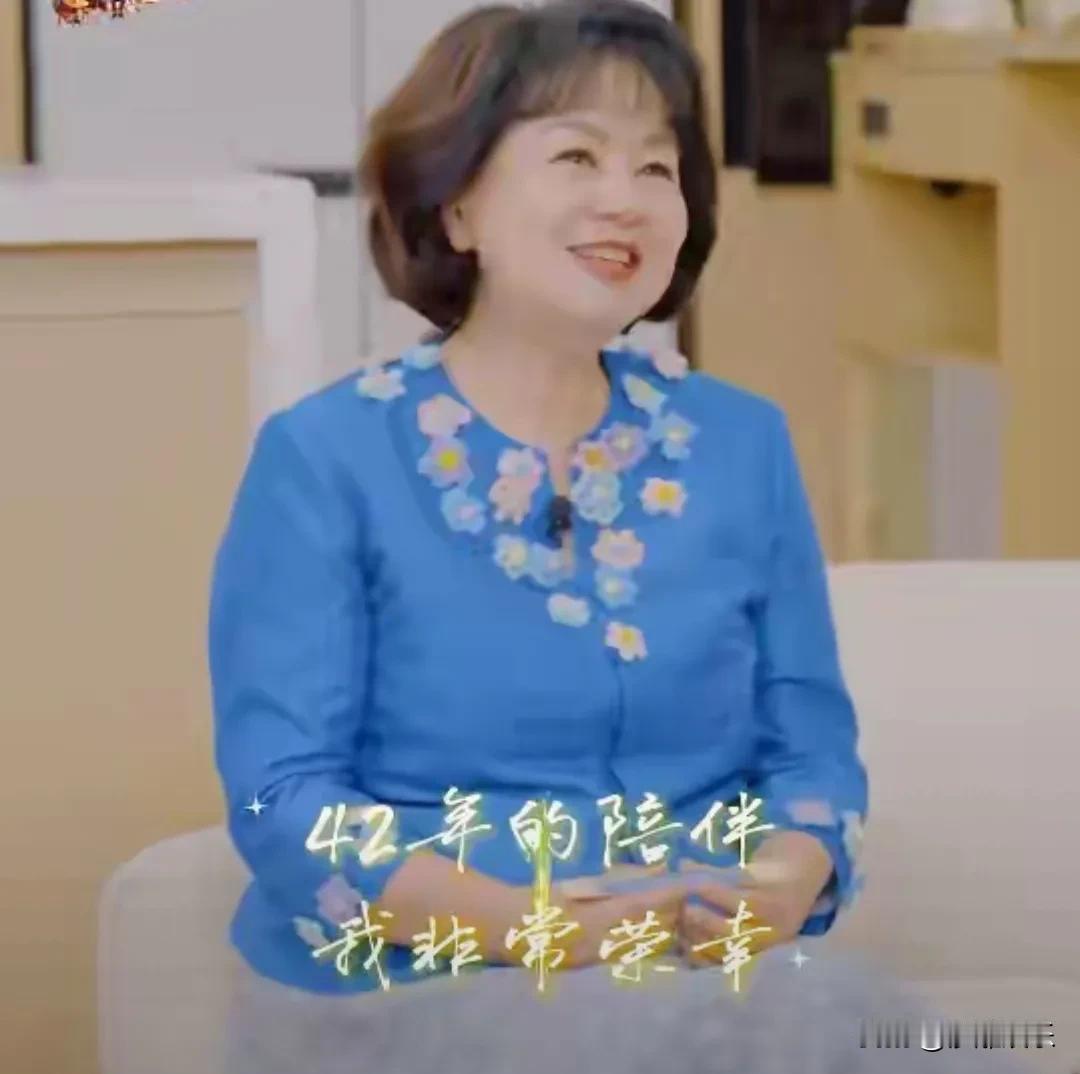 鞠萍姐姐突然说要退休了，5月31日最后一天上班，儿童节开始退休。我一算，她可是陪