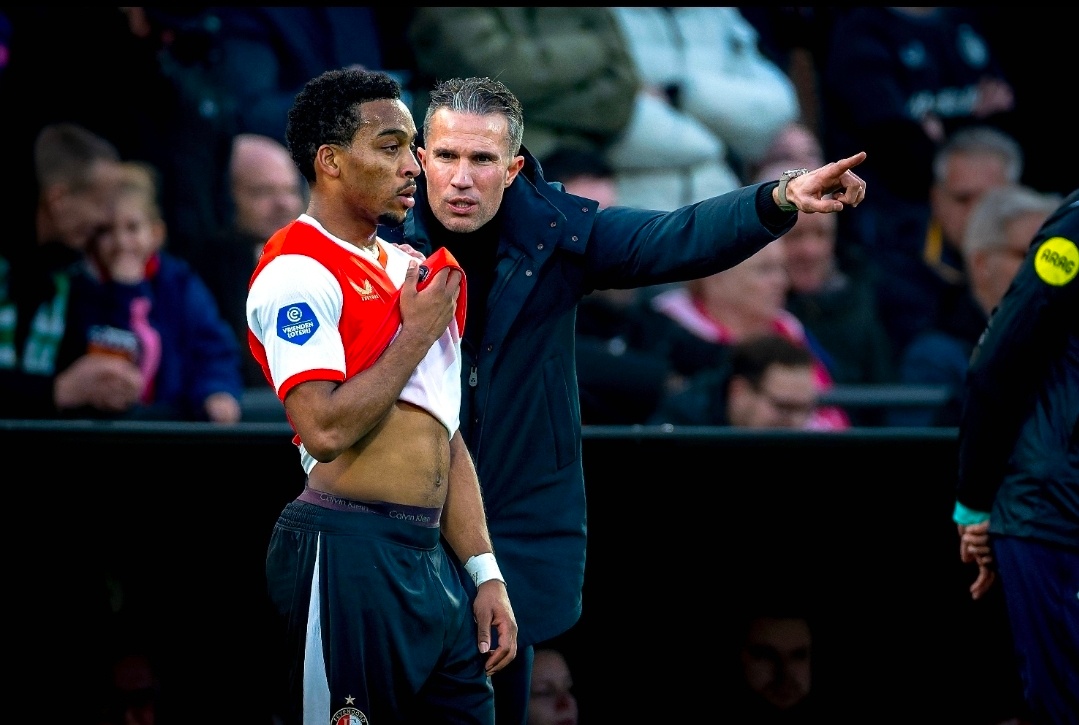 与范佩西决裂欲离队！荷媒：费耶诺德中场廷贝尔有望加盟马赛荷媒NOS报道，费耶诺德