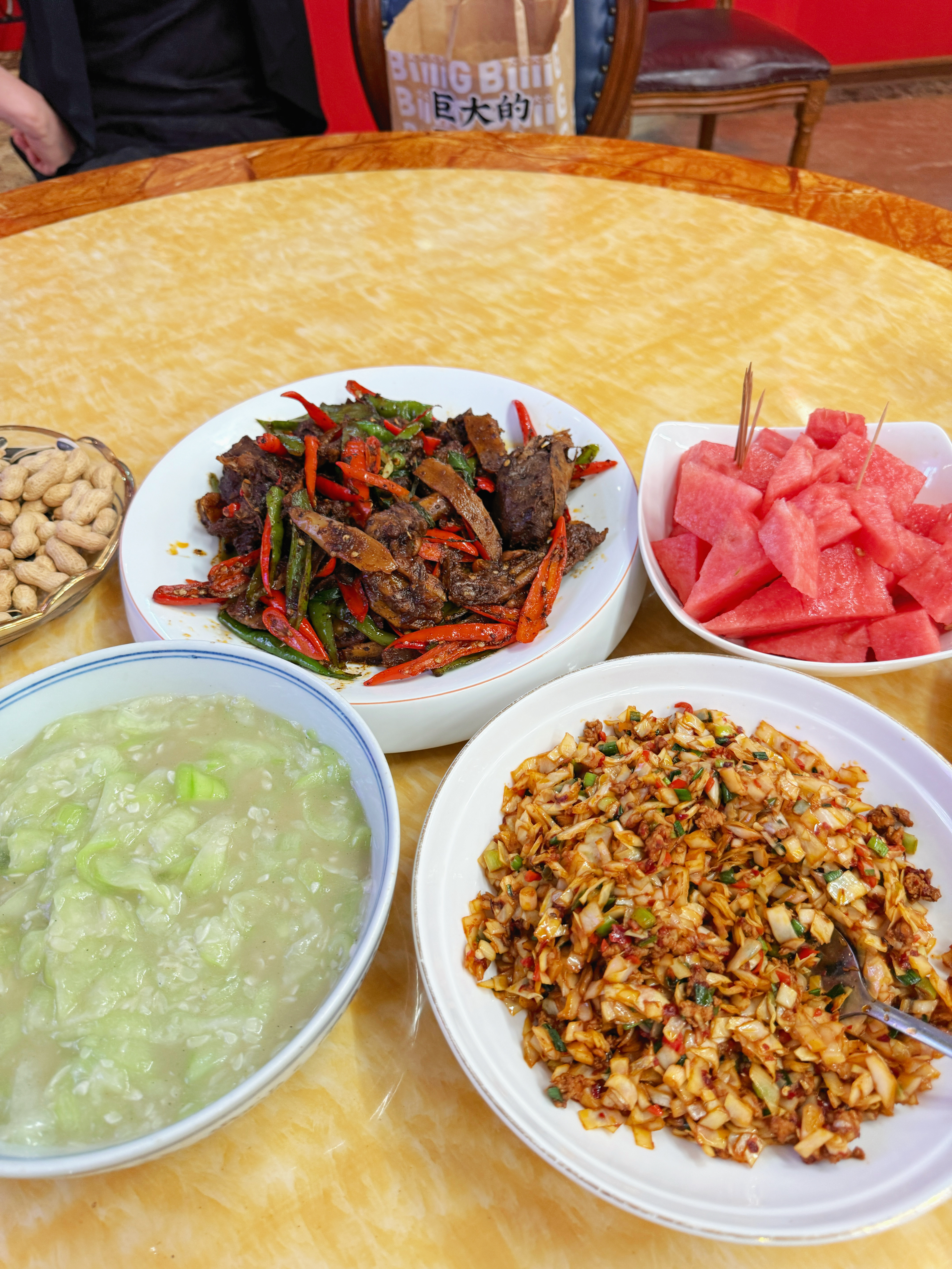 长沙这家叫福兴昌.融合私房菜的芷江鸭蛮好吃的，不是网红店，之前店里做招待喝茶的，