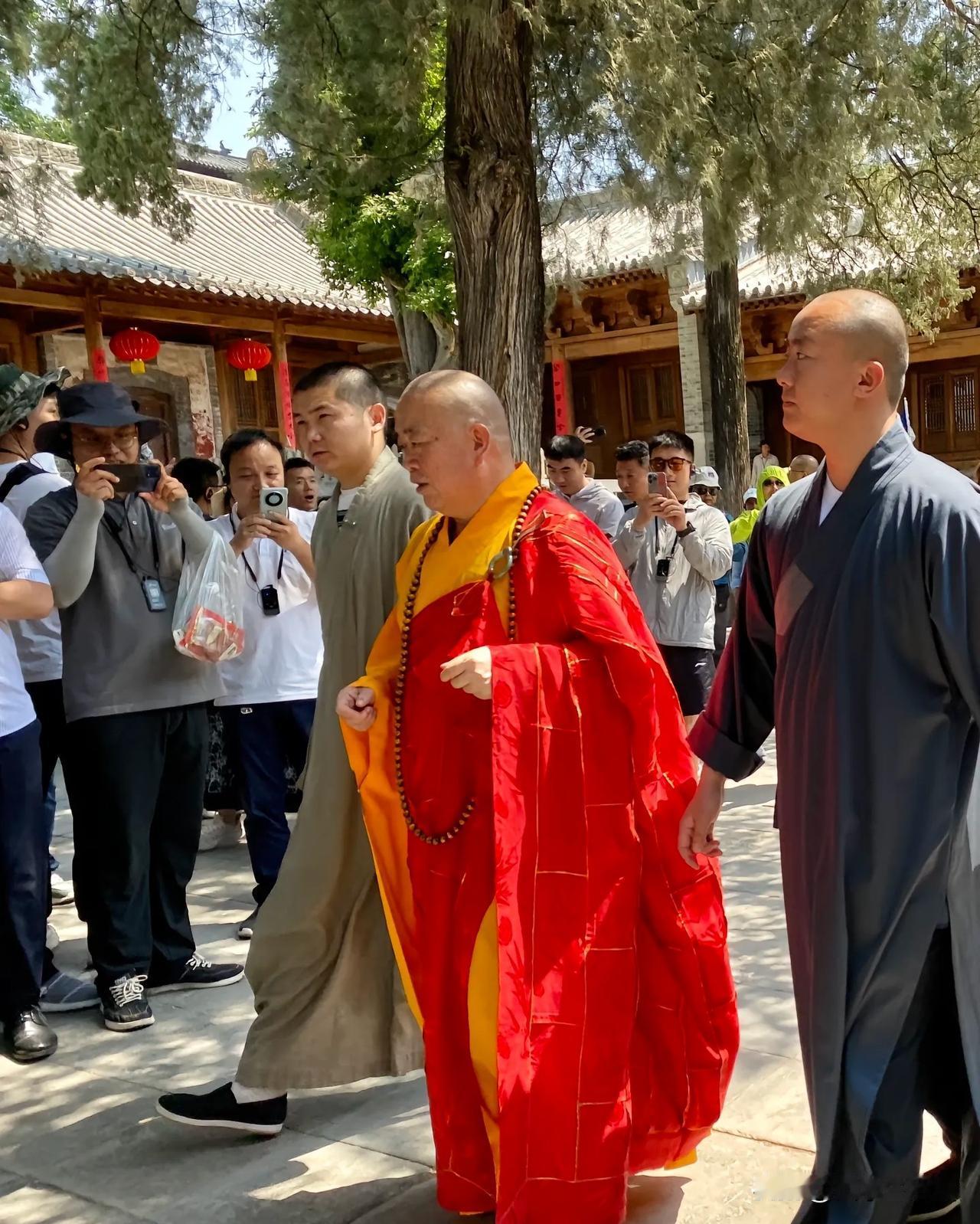 中国佛教协会近日就一起佛教界人士违法犯罪案件发声，指出其行为“完全是咎由自取”，