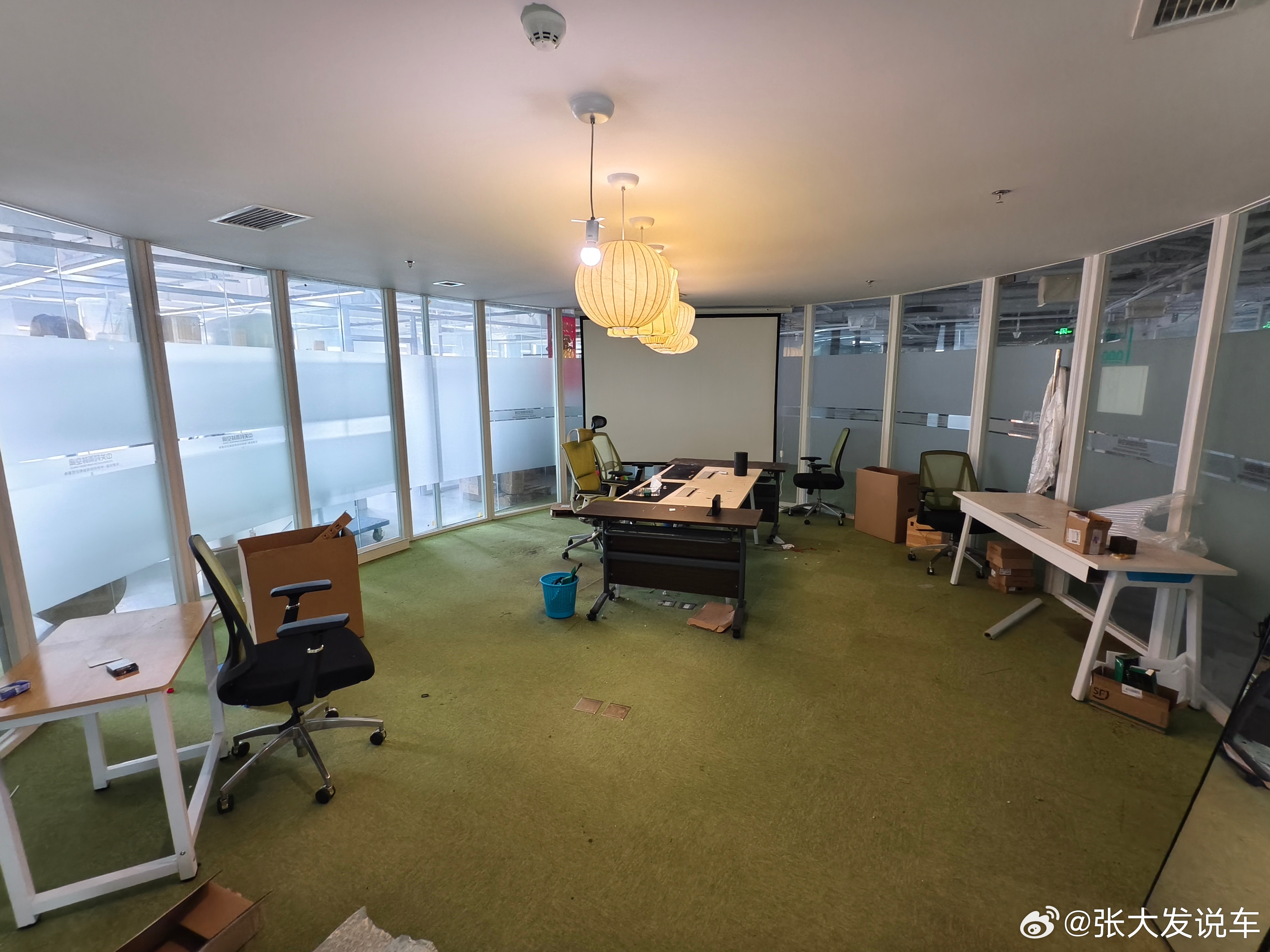 在这4年了突然​要搬走还真有点不舍​感谢中关村陪我走完创业初期[泪] ​​​