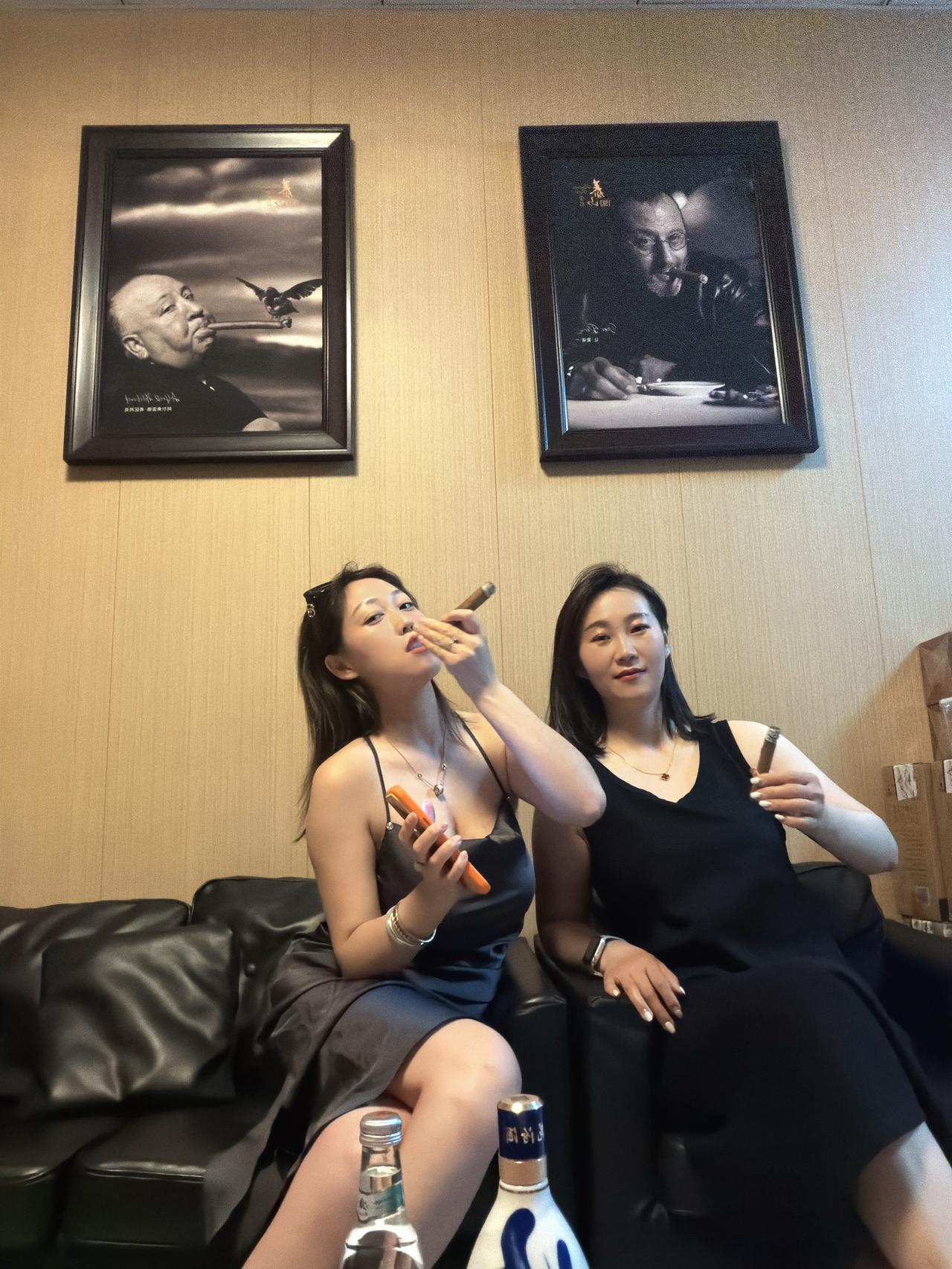 这世间无情人再演有情人 有情人在修无情道丰满型身材穿搭分享 创作者中心 创作灵感
