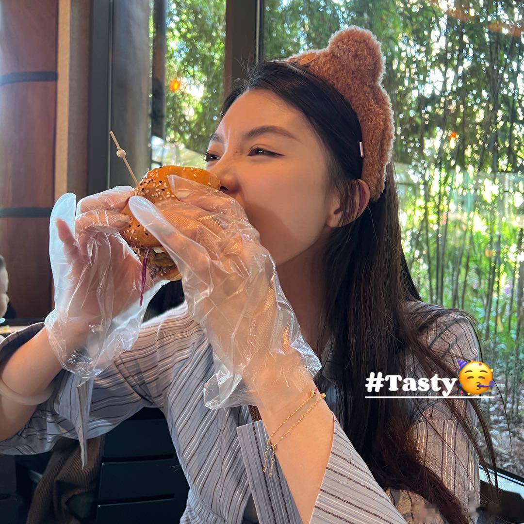 吃嘛嘛香🍔 ​​​