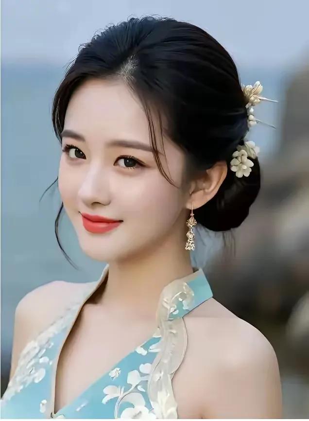 方圆天地，为头条联友对联；
本为村姑穿雾至，
疑是仙女下凡来。
