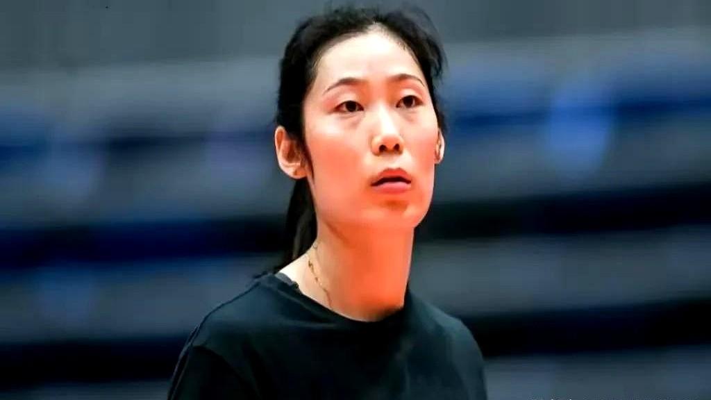 承认别人比自己强很难吗

惠若琪近日称“中国女排不迷信任何人”，结合其帮扶对象郑