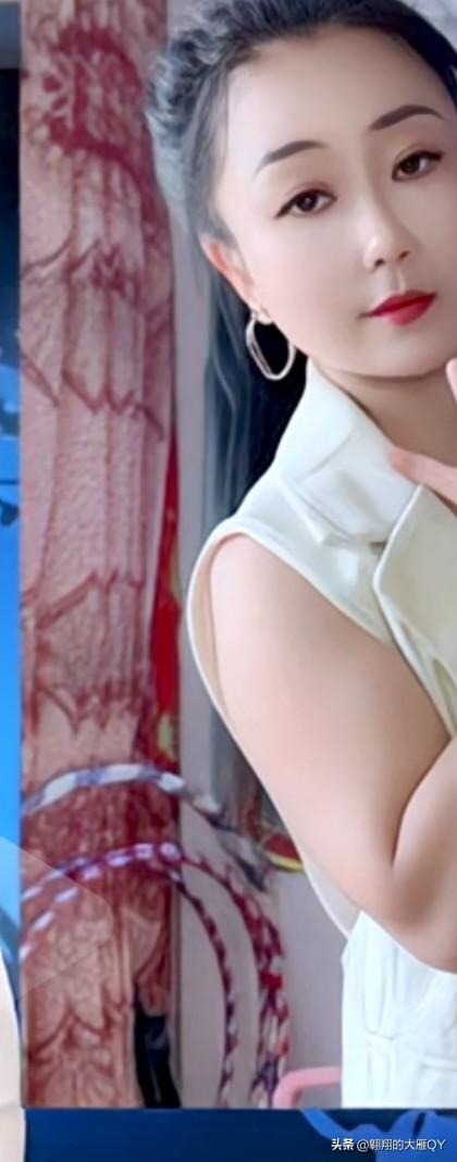 某主播也想靠直播赚钱，没成想开直播10个小时，就挣三毛，其中两毛还是自己用小号刷