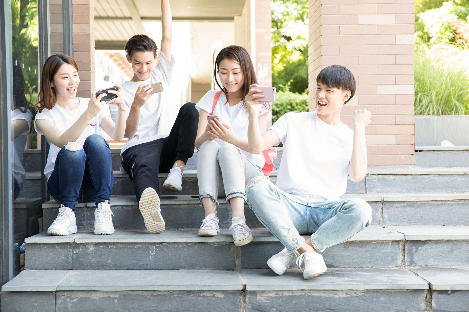 王者荣耀农家乐 原来是搞综艺，这么会玩么，当然王者荣耀里面也会有专属模式承接。其