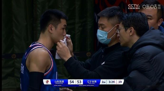 辽宁12连胜，个人认为，就是中国篮球现状的悲哀。

一个12连胜的球队，无论如何