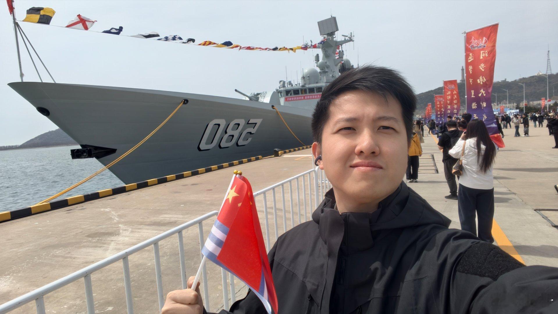 这次大连的海军节开放活动有很多舰是第一次向公众开放。054A鄂尔多斯舰是够新的了