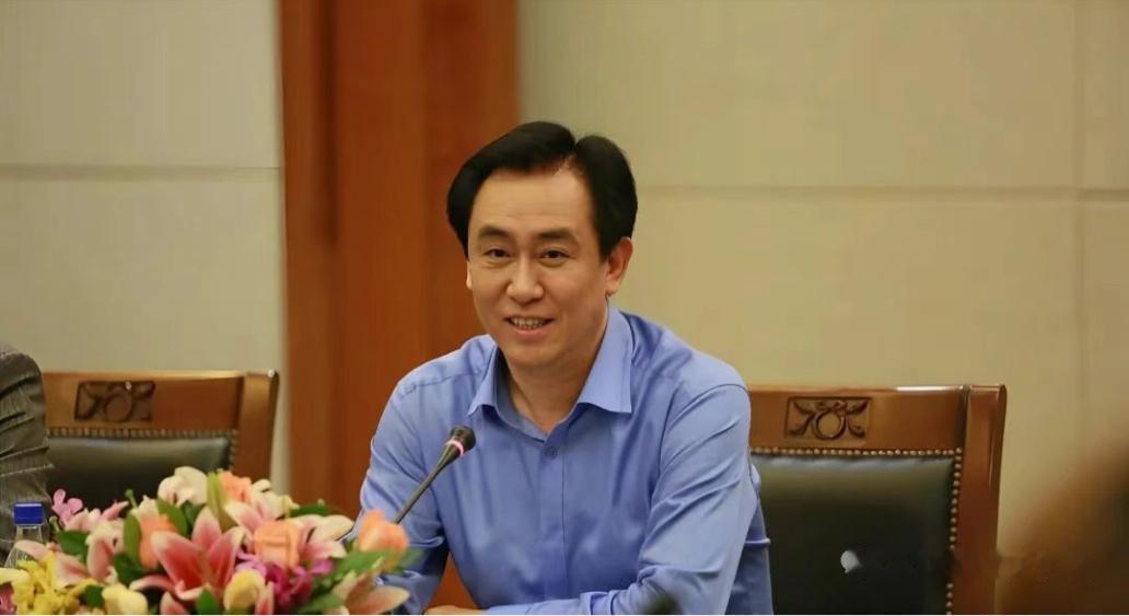 许家印当庭认罪这事儿可太有看头了
4月13 - 14日深圳中院审理许家印案，他认