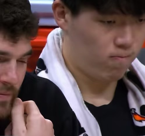 我倒觉得今天杨瀚森不打是个好事，能趁机休息一下。前几天的奔波实在太耗身体了…或许