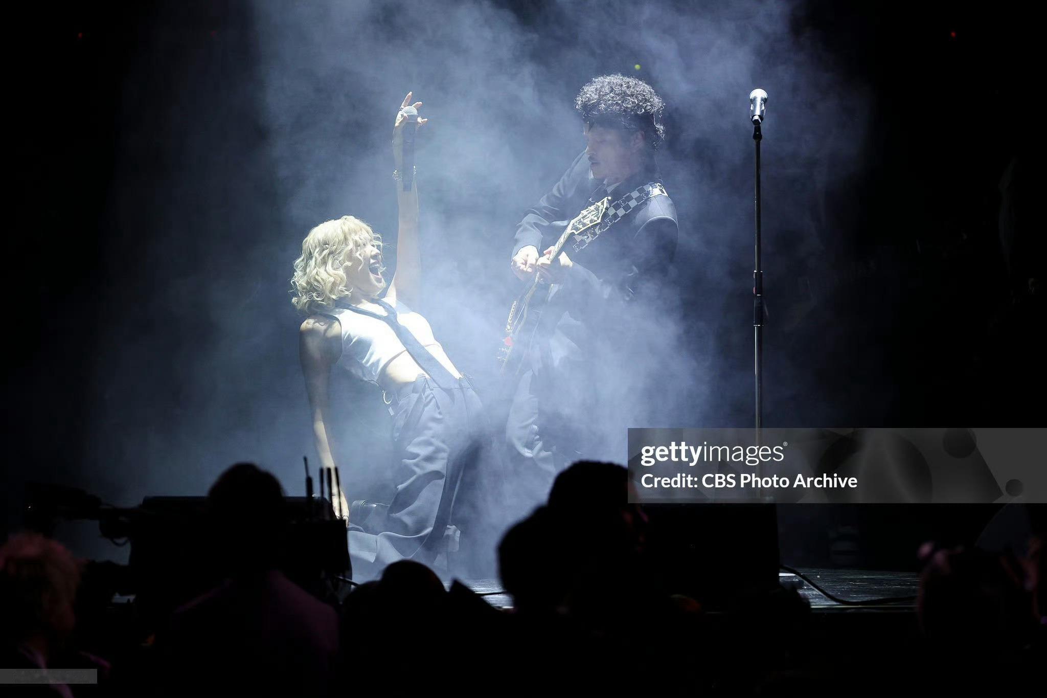 Rosé 朴彩英 身穿 Giambattista Valli 特别定制礼服，Ti