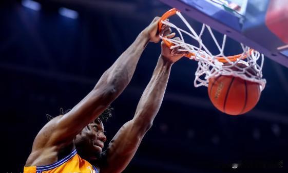 叫板本土！NBA盖帽王放话：要拿CBA最佳防守球员，上海争冠靠我撑防线 
上海男