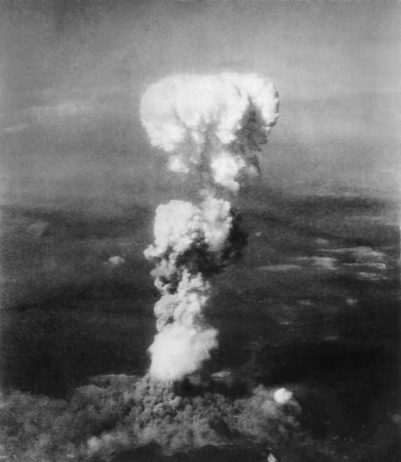 今天是个好日子，是日本广岛原子弹爆炸81周年的纪念日。
广岛原子弹爆炸于1945