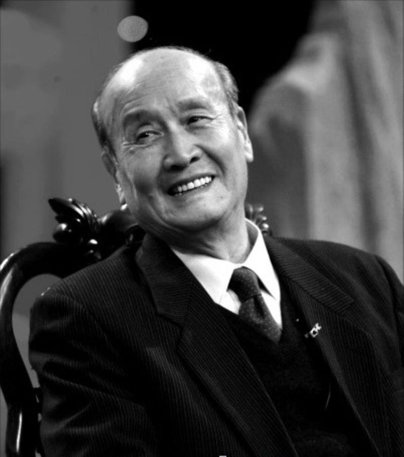 岑范（1926年1月11日-2008年1月23日），原名岑立范，壮族，出生于上海