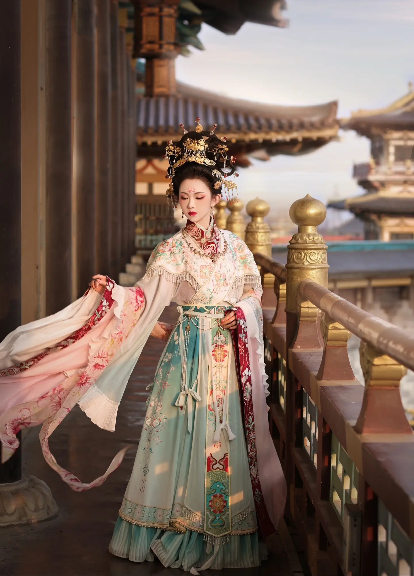 中国的神仙服饰都是雍容华贵珠光宝气的。历时3年半源自山西博物馆的《九天...