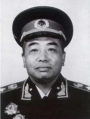 为什么有人说：志愿军司令员幸好是彭德怀元帅，换一人根本就镇不住？
在历史的烟云中