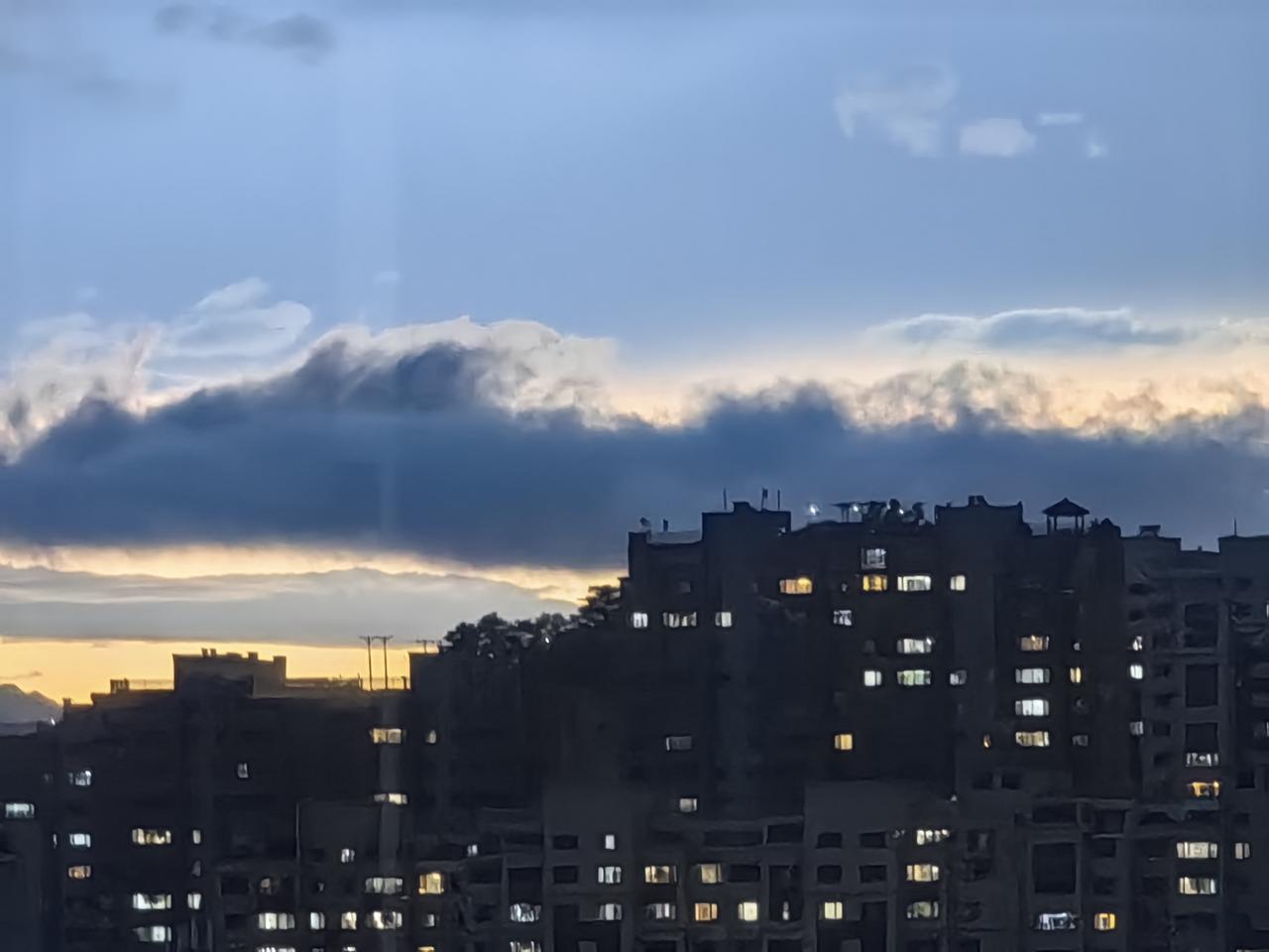 《夜幕降临》，2026年7月12日，拍摄于承德市双桥区。