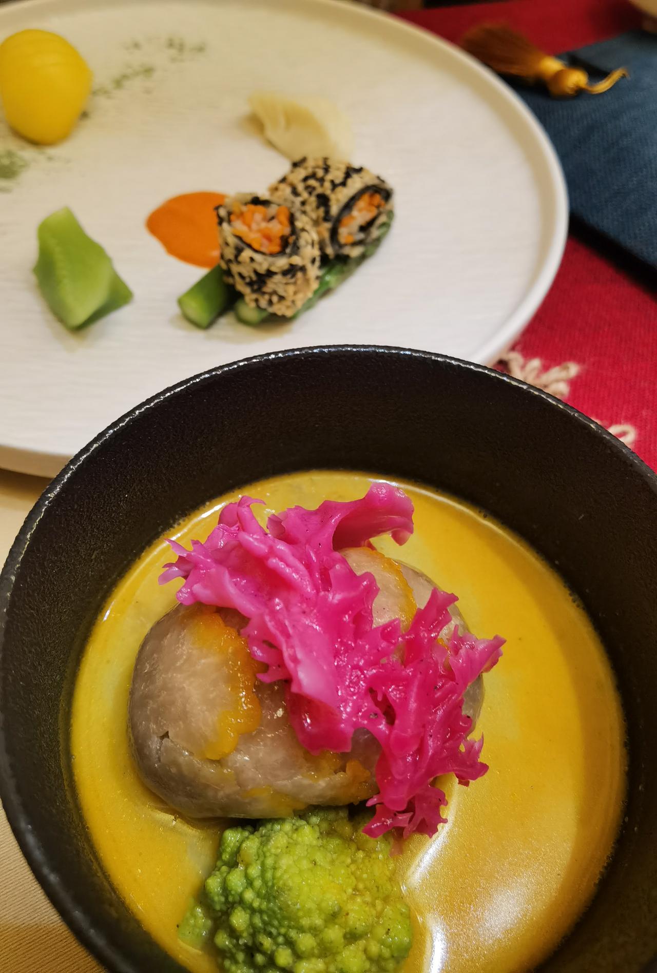 食些素食，静养身心  石家庄当地较有名气的素食餐馆并不多，有经营多年的朴素，也有