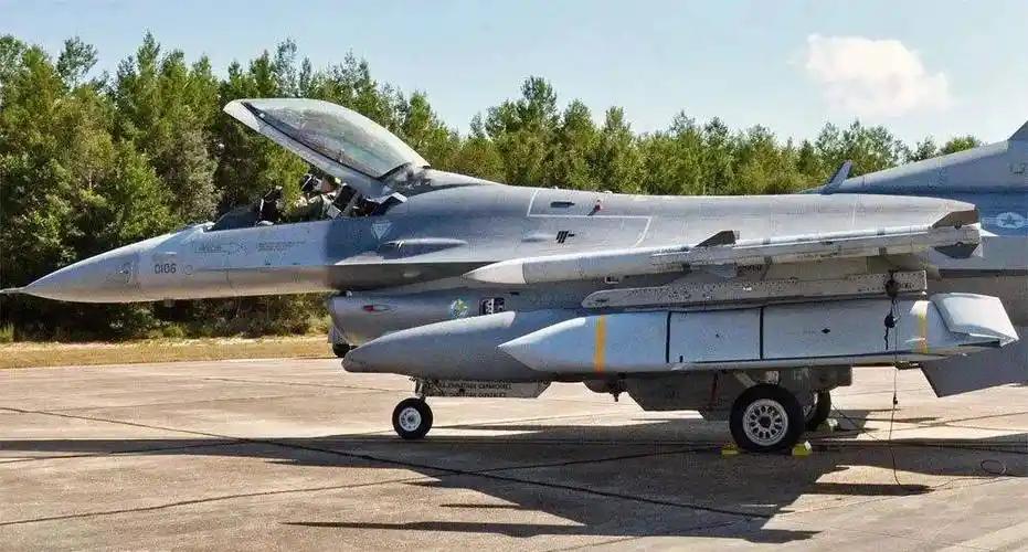 台湾求购美国 AGM-158 多年一直被卡，干脆自己搞出了台版隐身巡航导弹 ——